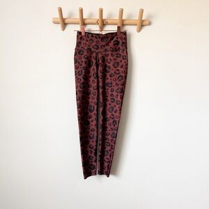AR-33 Leopard Print Leggings